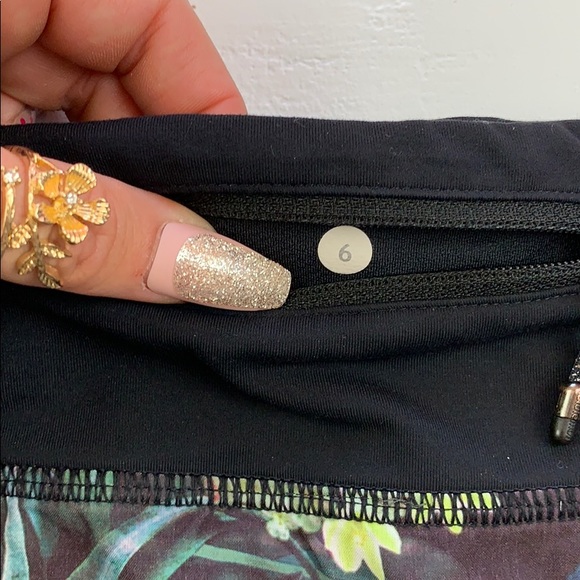 🍋Lululemon Speed Short! - Picture 4 of 8